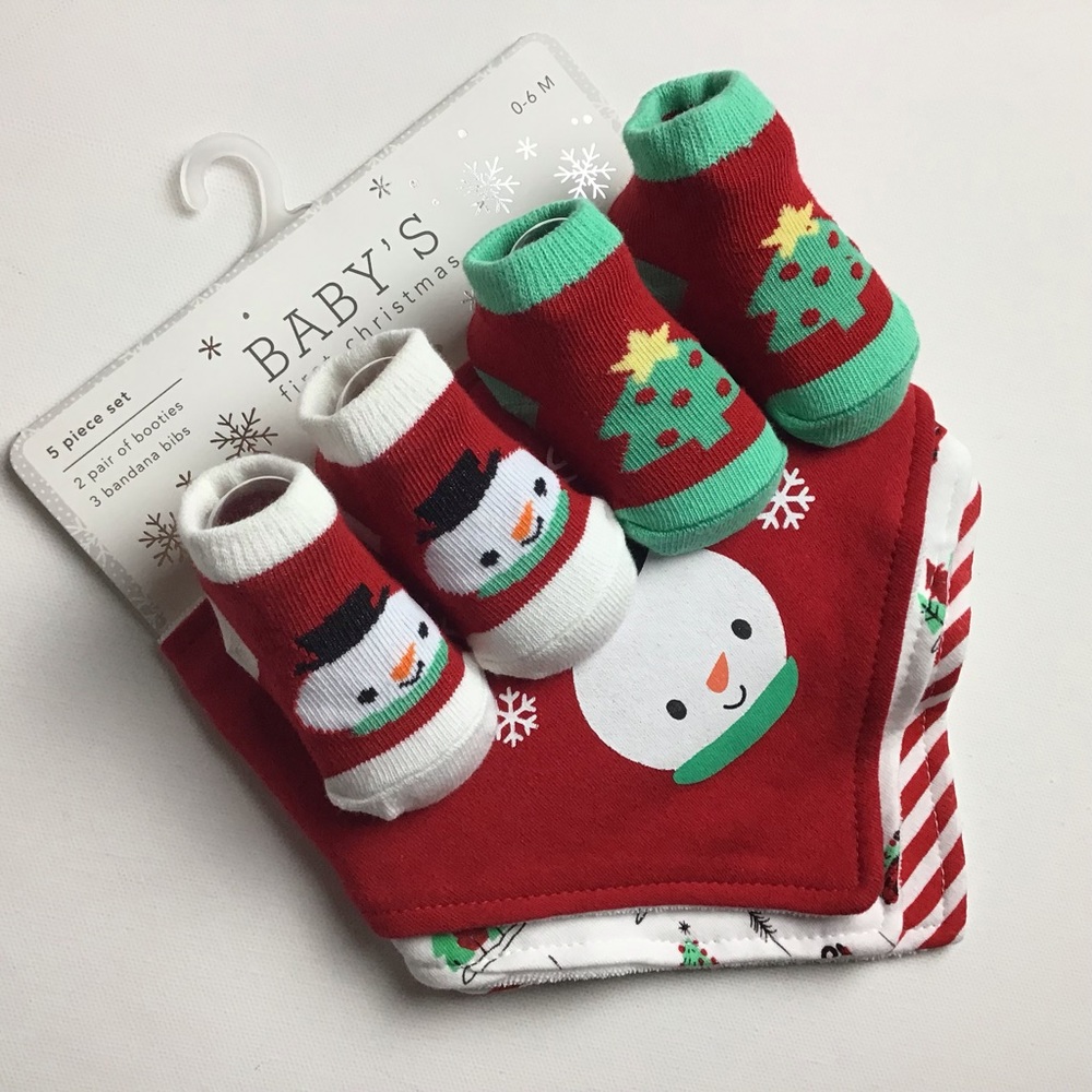 Baby’s First Christmas | NWT Bootie & Bib Set - 0-6 M